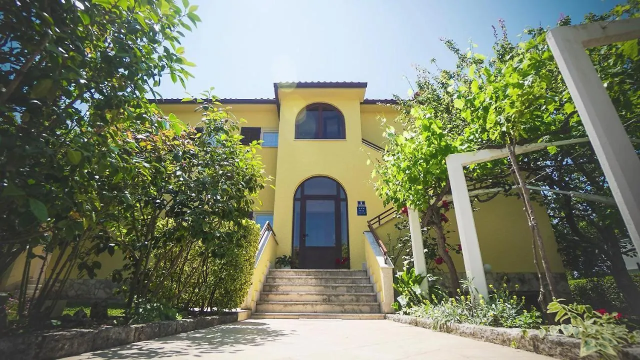 Apartment Vlado Porec