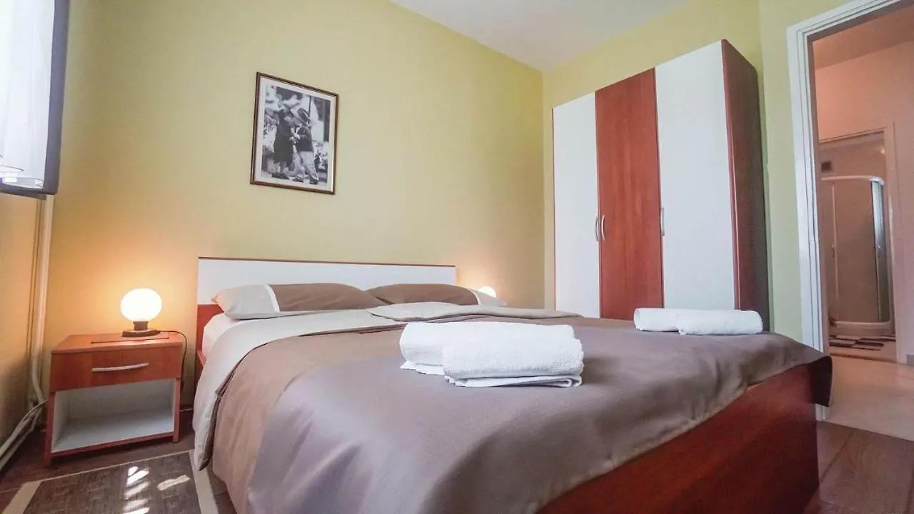 Apartment Vlado Porec